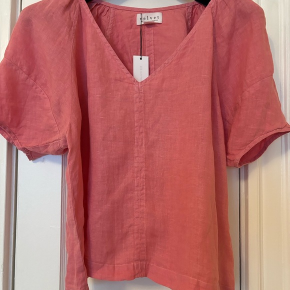 Velvet by Graham and Spencer Callin top - Picture 2 of 2